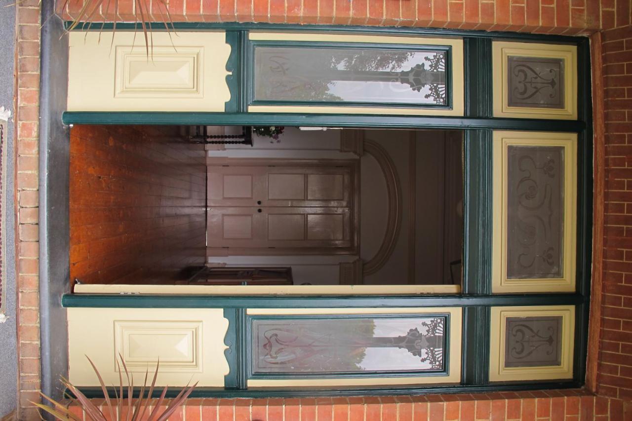 Holmhurst Guest House Батерст Экстерьер фото